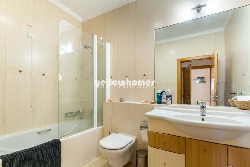 2-bedroom apartment overlooking the golf course near Lagoa/Carvoeiro